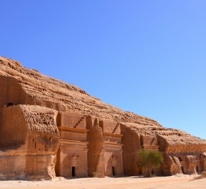 Madain Saleh<br><span class="cc-link"><a href="http://www.flickr.com/photos/sammysix/6731527141/" target="_blank">Autor:Sammy Six</a><a href='http://creativecommons.org/licences/by/3.0'>&nbsp;<img class="cc-icon" src="mods/_img/cc_by-small.png"></a></a></span>