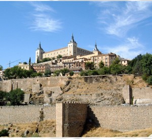 Toledo<br><span class="cc-link"><a href="http://www.flickr.com/photos/korom/4531148247/" target="_blank">Autor:Janos Korom Dr.</a><a href='http://creativecommons.org/licences/by-sa/3.0'>&nbsp;<img class="cc-icon" src="mods/_img/cc_by_sa-small.png"></a></a></span>
