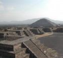 <span class='dscr'>Teotihuacan</span><br><span class="cc-link"><a href="http://www.flickr.com/photos/lmrush/2899688025/" target="_blank">Autor:Laura Rush</a><a href='http://creativecommons.org/licences/by/3.0'>&nbsp;<img class="cc-icon" src="mods/_img/cc_by-small.png"></a></a></span>