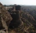 <span class='dscr'>Fort Rohtas</span><br><span class="cc-link"><a href="http://www.flickr.com/photos/39967291@N04/4231582396/" target="_blank">Autor:ix4svs</a><a href='http://creativecommons.org/licences/by-sa/3.0'>&nbsp;<img class="cc-icon" src="mods/_img/cc_by_sa-small.png"></a></a></span>