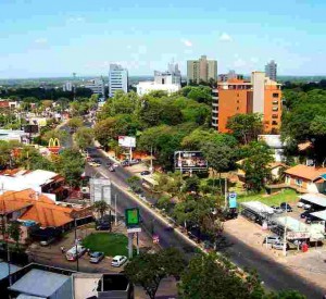 Asuncion<br><span class="cc-link"><a href="http://commons.wikimedia.org/wiki/File:Aviadoresdelchaco.jpg" target="_blank">Autor:Joscol333</a><a href='http://creativecommons.org/licences/by-sa/3.0'>&nbsp;<img class="cc-icon" src="mods/_img/cc_by_sa-small.png"></a></a></span>