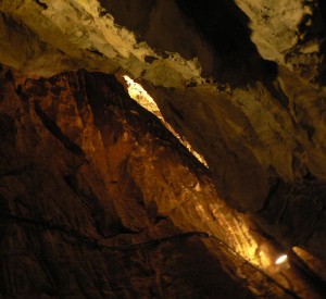 Fragment Jaskinii Mroźnej w Dolinie Koscieliskiej w Tatrzańskim Parku Narodowym<br><span class="cc-link">Autor: Rw23</span>