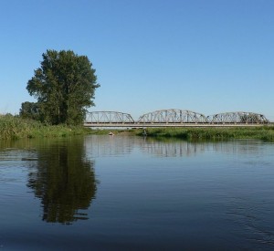 Narew w Uhowie<br><span class="cc-link"><a href="http://commons.wikimedia.org/wiki/File:Narew_w_Uhowie.jpg" target="_blank">Autor:Krzysztof Dudzik</a><a href='http://creativecommons.org/licences/by-sa/3.0'>&nbsp;<img class="cc-icon" src="mods/_img/cc_by_sa-small.png"></a></a></span>