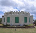 <span class='dscr'>Fuerte de Vieques</span><br><span class="cc-link"><a href="http://commons.wikimedia.org/wiki/File:Fortin_Conde_de_Mirasol_Vieques_Puerto_Rico.jpg" target="_blank">Autor:Jaro Nemcok</a><a href='http://creativecommons.org/licences/by-sa/3.0'>&nbsp;<img class="cc-icon" src="mods/_img/cc_by_sa-small.png"></a></a></span>