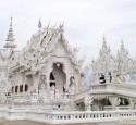 <span class='dscr'>Wat Rong Khun, Biała Świątynia</span><br><span class="cc-link"><a href="http://www.flickr.com/photos/beggs/6590141225/" target="_blank">Autor:Brian Jeffery Beggerly</a><a href='http://creativecommons.org/licences/by/3.0'>&nbsp;<img class="cc-icon" src="mods/_img/cc_by-small.png"></a></a></span>
