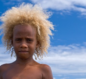 Mała mieszkanka Vanuatu<br><span class="cc-link"><a href="http://www.flickr.com/photos/imagicity/4418591634/" target="_blank">Autor:Graham Crumb</a><a href='http://creativecommons.org/licences/by-sa/3.0'>&nbsp;<img class="cc-icon" src="mods/_img/cc_by_sa-small.png"></a></a></span>